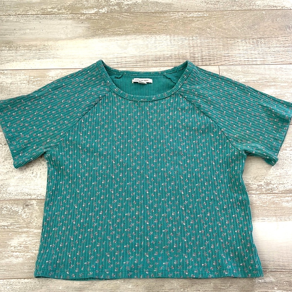 women’s american eagle green floral patterned cropped shirt size XL